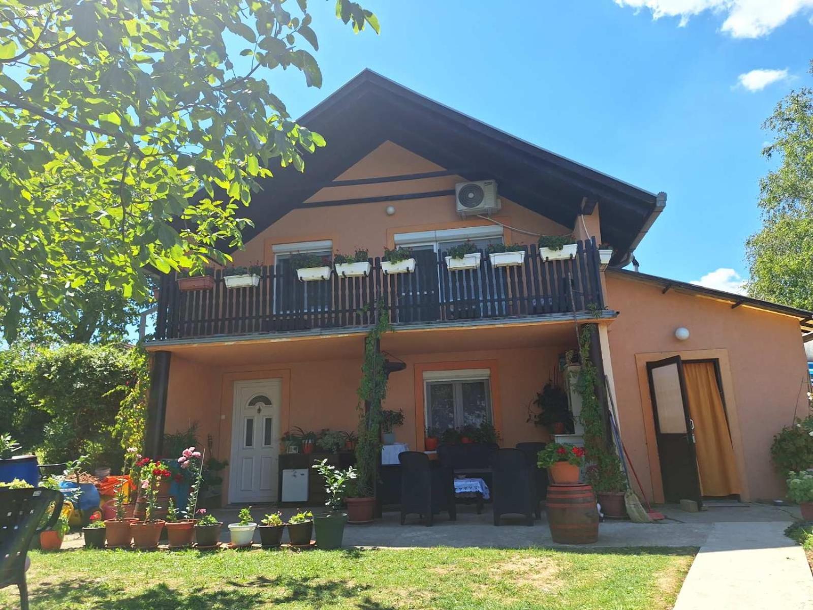 Guest House Jevtović Sremski Karlovci Extérieur photo