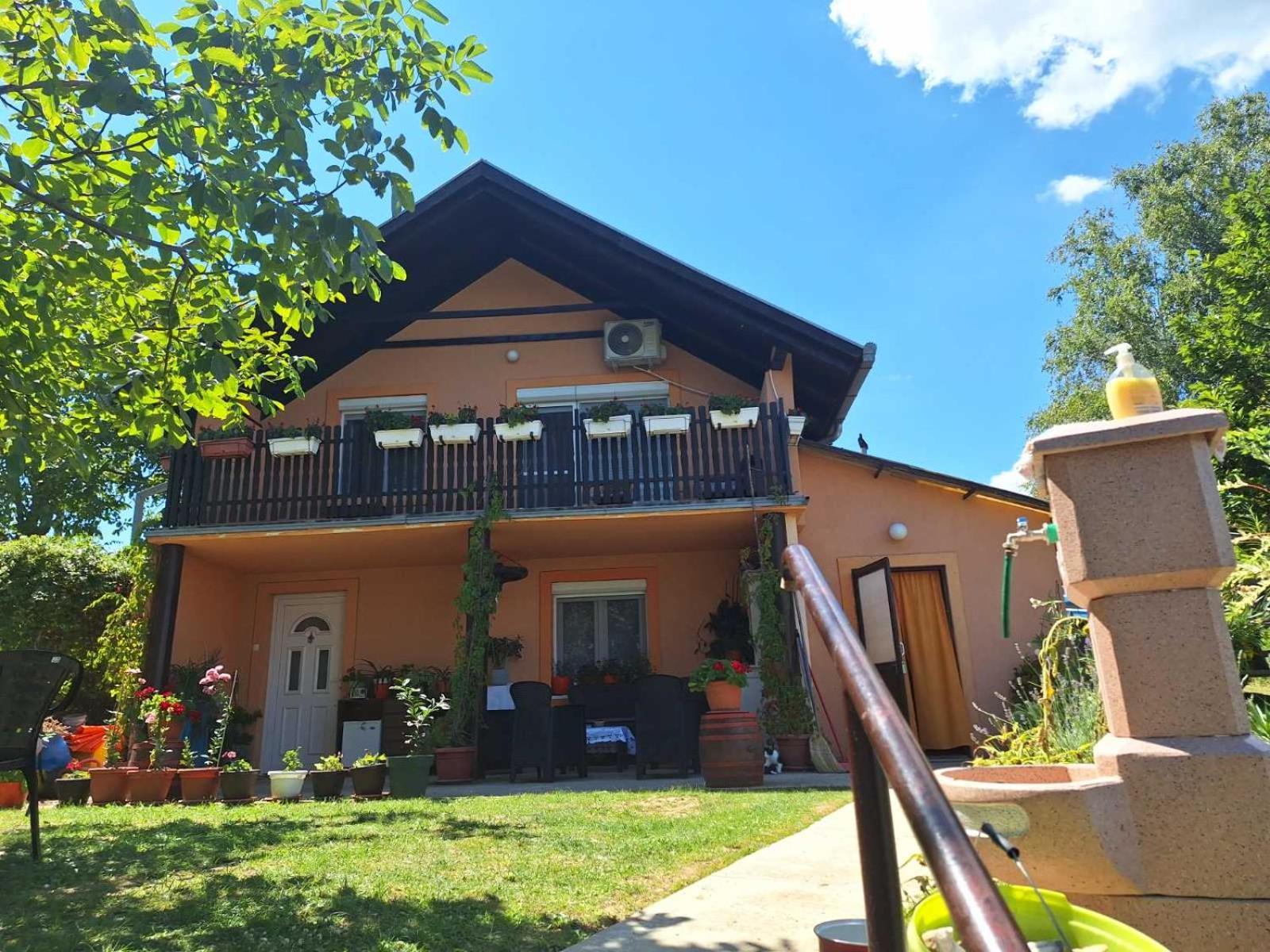 Guest House Jevtović Sremski Karlovci Extérieur photo